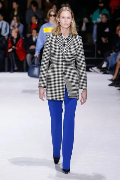 Look 34